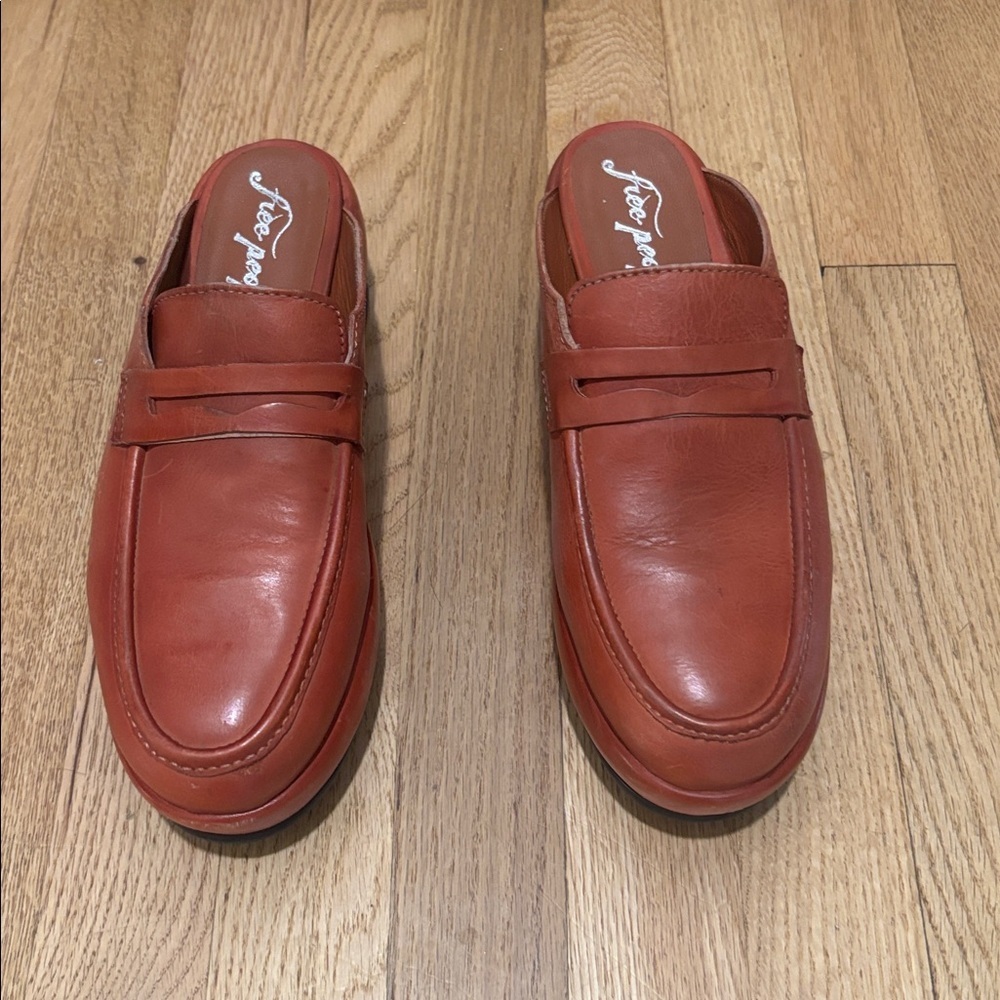 FREE PEOPLE Winston platform clogs - Picture 2 of 10
